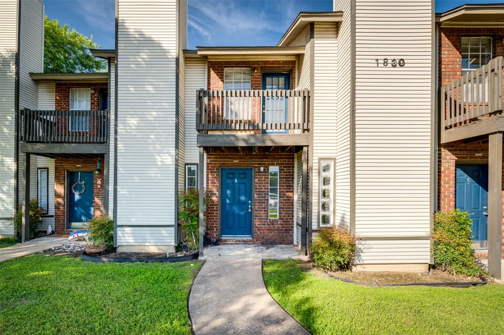 1830 River Crossing Circle #B Austin, TX 78741