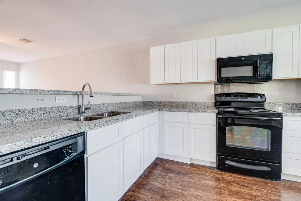 1830 River Crossing Circle #B Austin, TX 78741