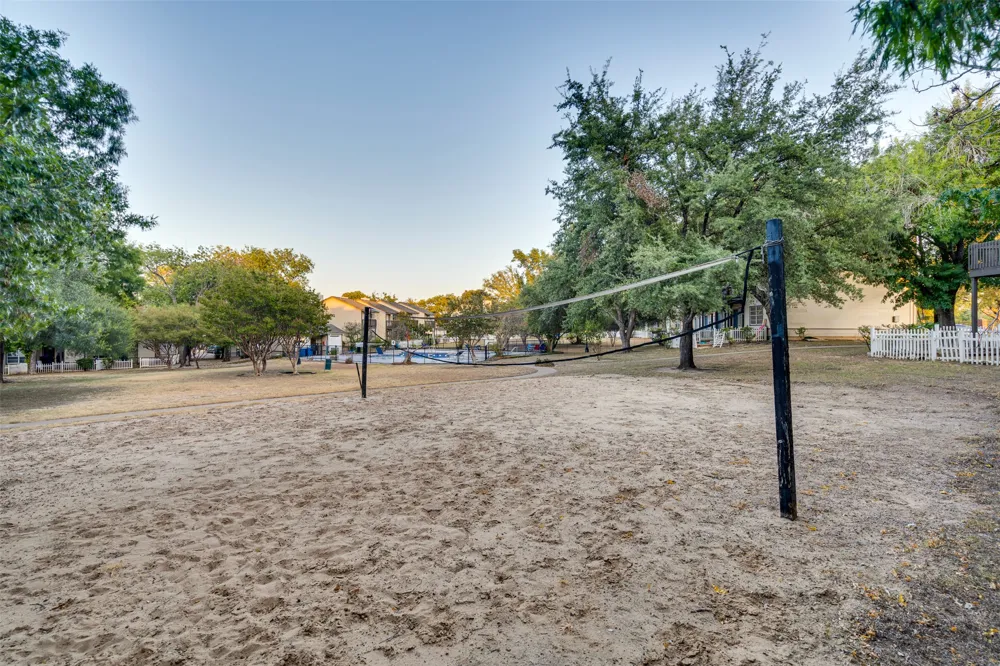 1830 River Crossing Circle #B Austin, TX 78741