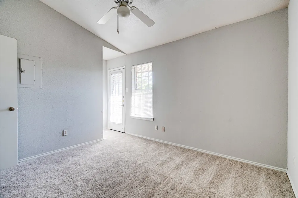 1830 River Crossing Circle #B Austin, TX 78741
