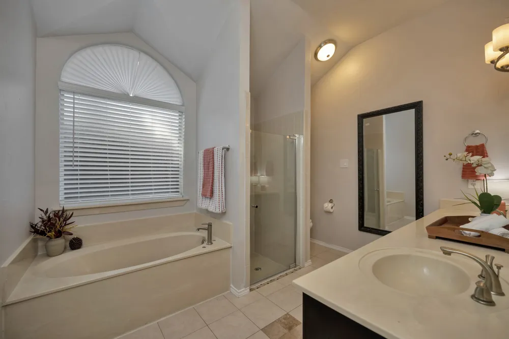 4220 Maryanne Place Haltom City, TX 76137