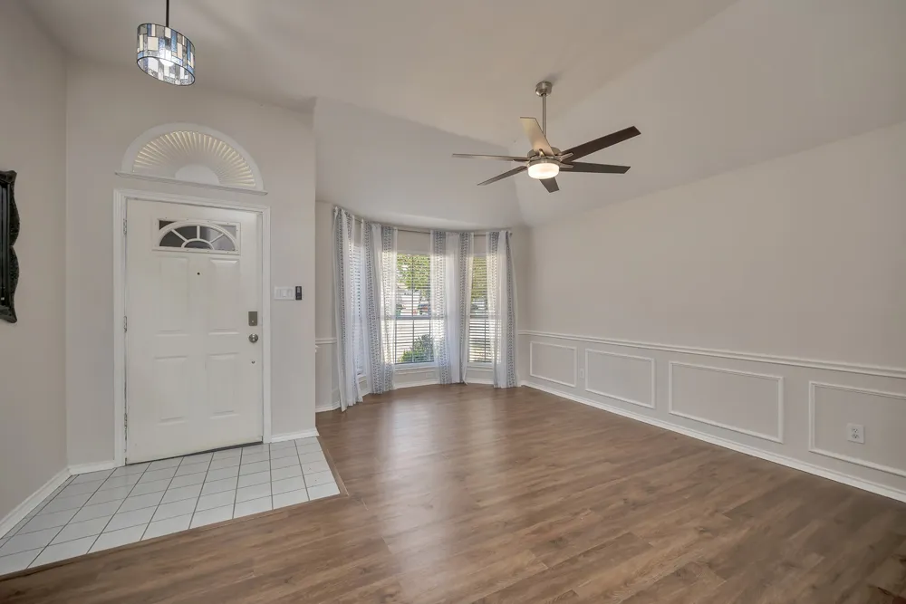 4220 Maryanne Place Haltom City, TX 76137
