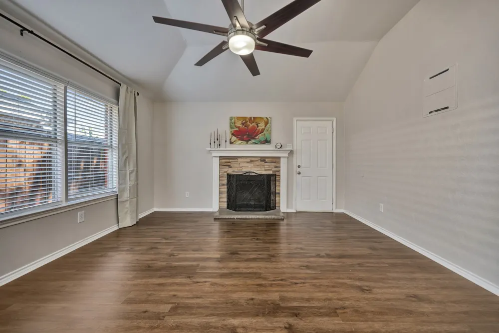 4220 Maryanne Place Haltom City, TX 76137
