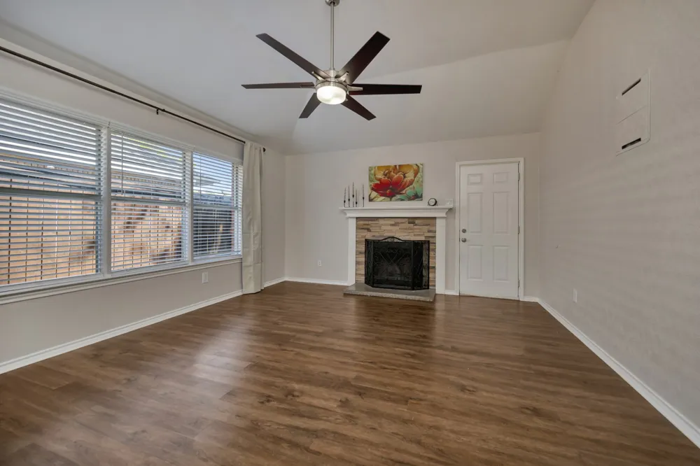 4220 Maryanne Place Haltom City, TX 76137