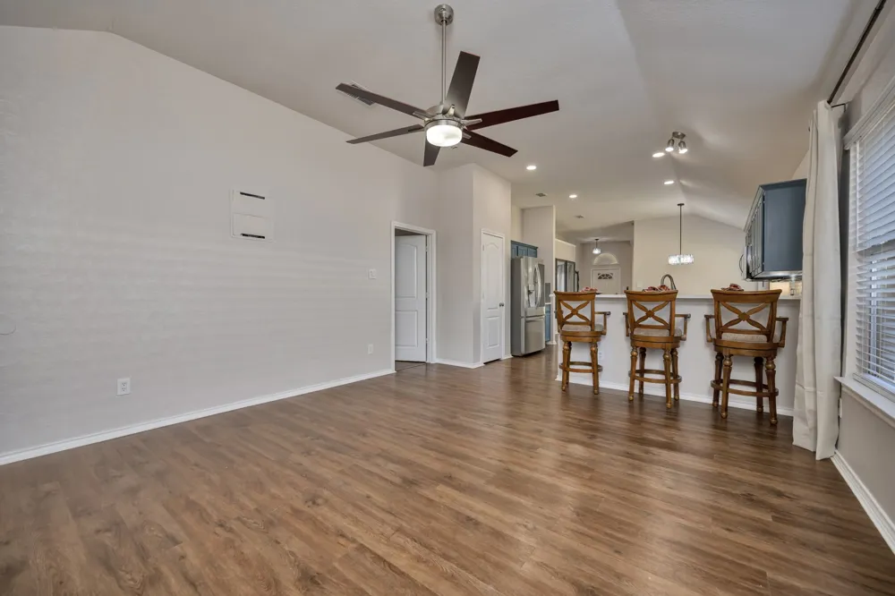 4220 Maryanne Place Haltom City, TX 76137