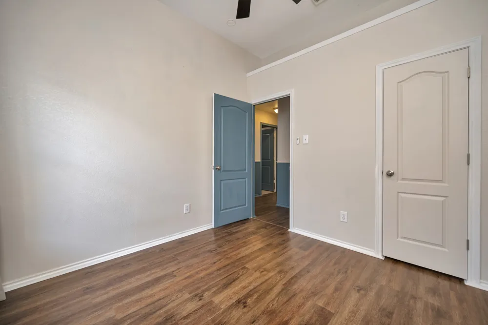 4220 Maryanne Place Haltom City, TX 76137