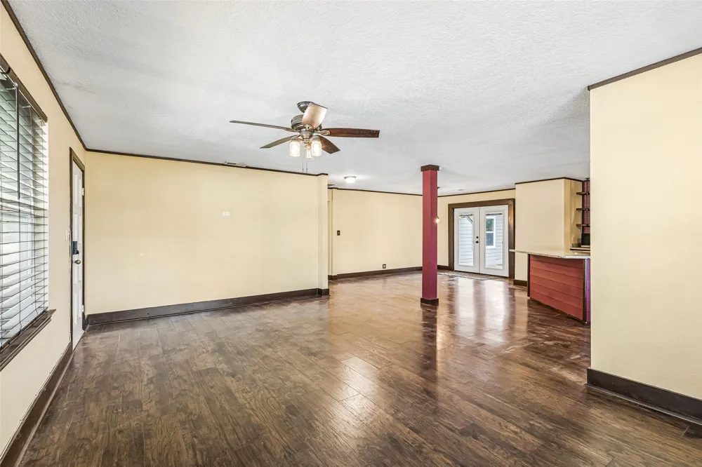 416 S Harrison Street Pilot Point, TX 76258