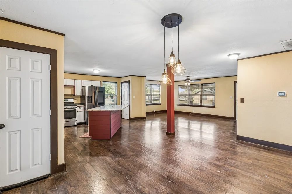 416 S Harrison Street Pilot Point, TX 76258