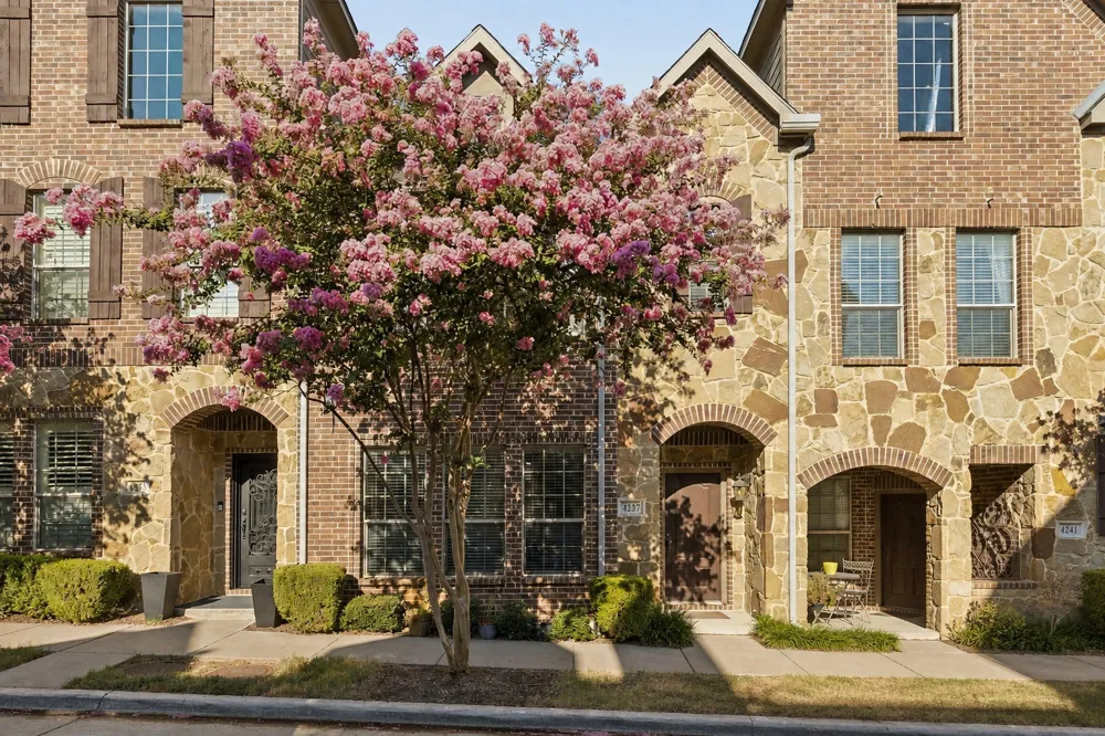 4237 Riverview Drive Carrollton, TX 75010