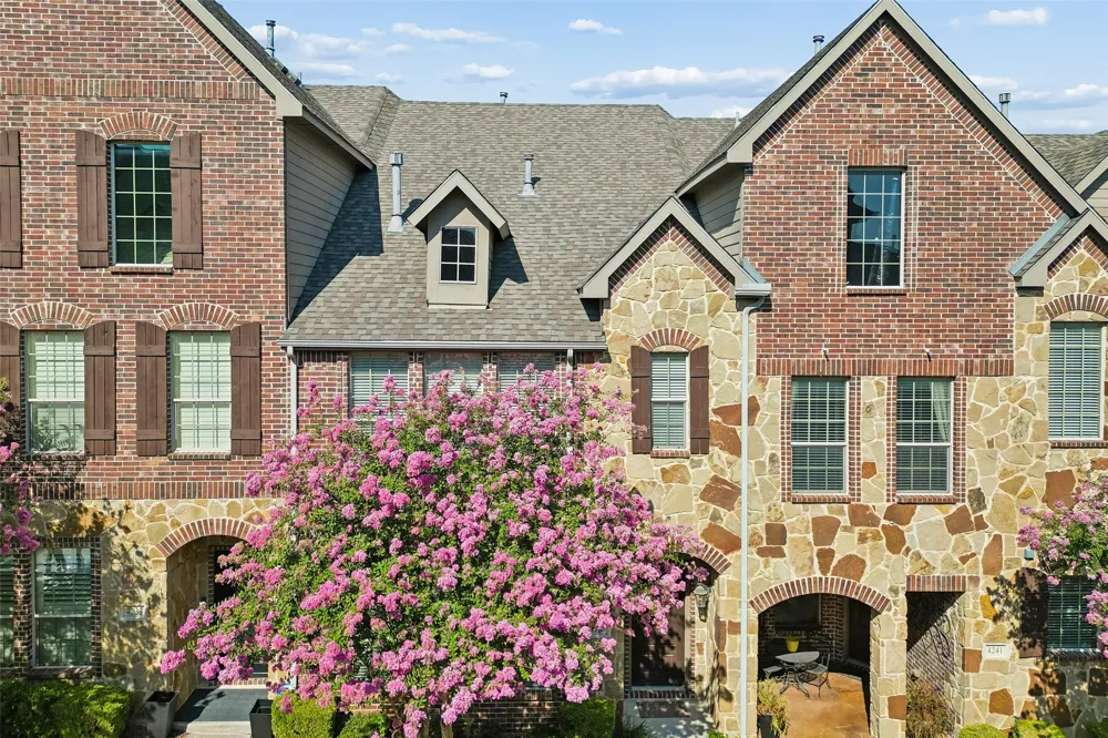 4237 Riverview Drive Carrollton, TX 75010