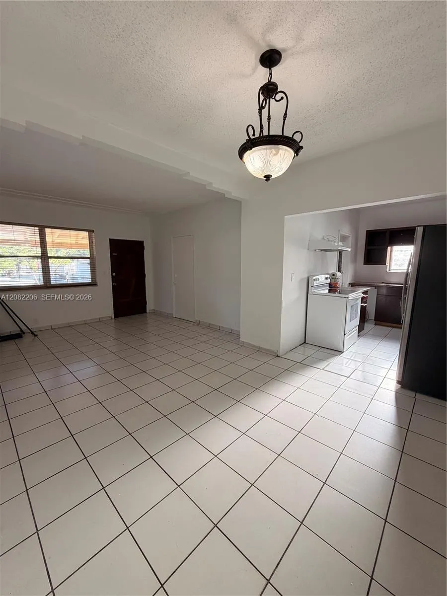 2395 SW 2nd St #2395 Miami, FL 33135