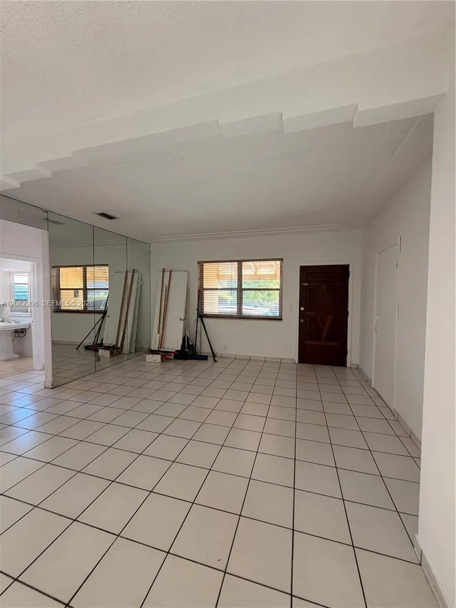 2395 SW 2nd St #2395 Miami, FL 33135