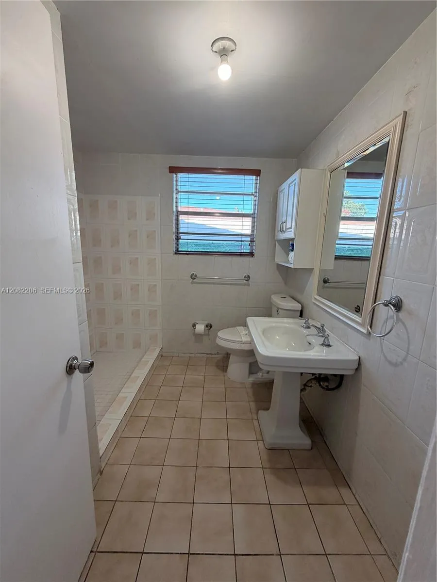 2395 SW 2nd St #2395 Miami, FL 33135