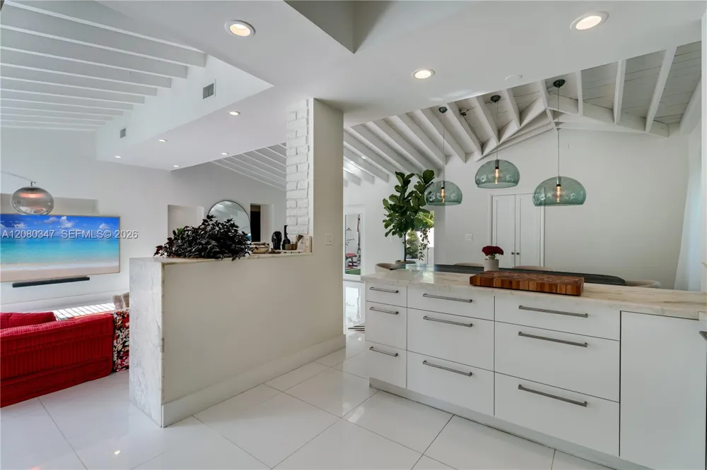 7501 W Adventure Ave North Bay Village, FL 33141