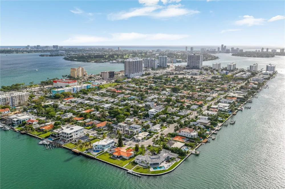 7501 W Adventure Ave North Bay Village, FL 33141
