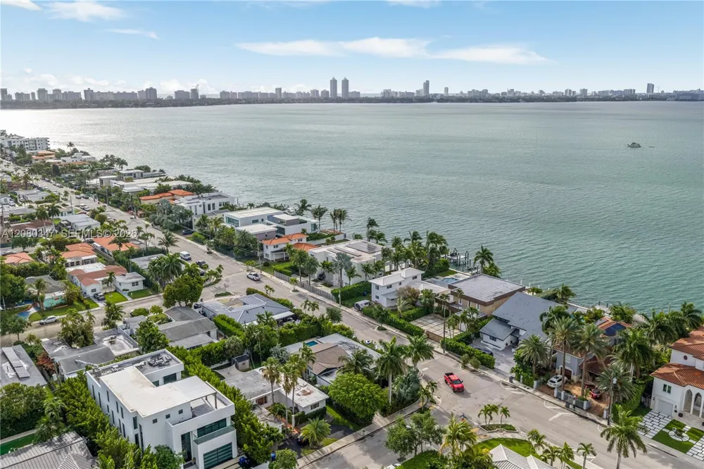 7501 W Adventure Ave North Bay Village, FL 33141