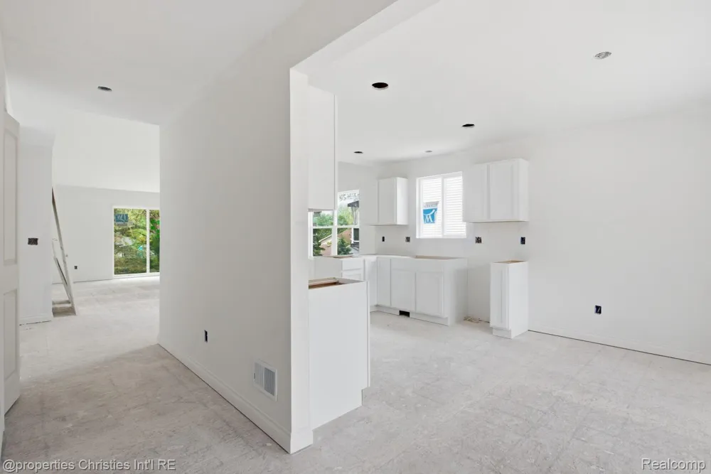 817 Nelsons Ridge Drive Howell City, MI 48843