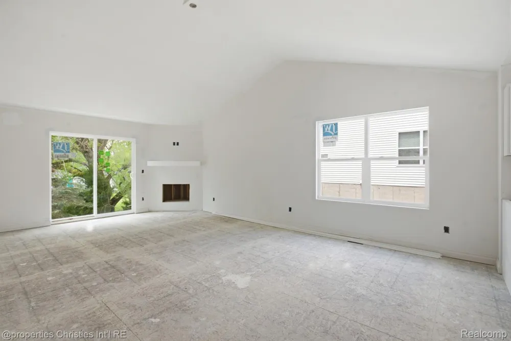 817 Nelsons Ridge Drive Howell City, MI 48843