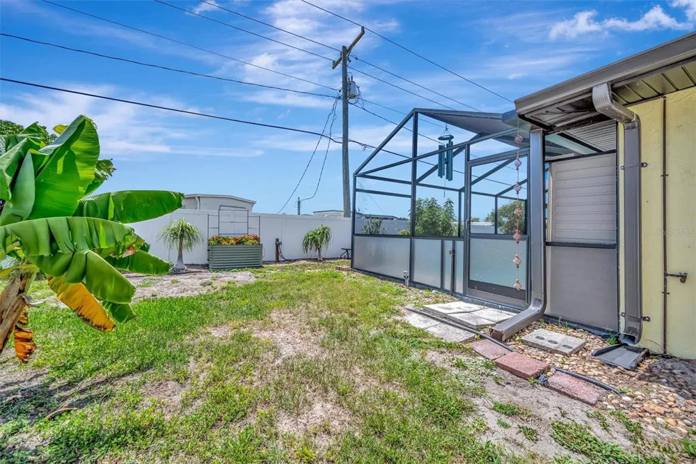 5729 AUGUSTA CIRCLE Sarasota, FL 34238