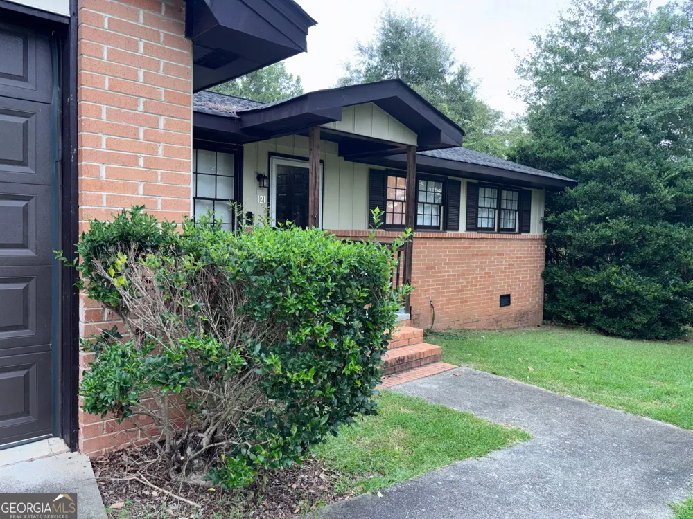 121 E Richardson ST Oxford, GA 30054
