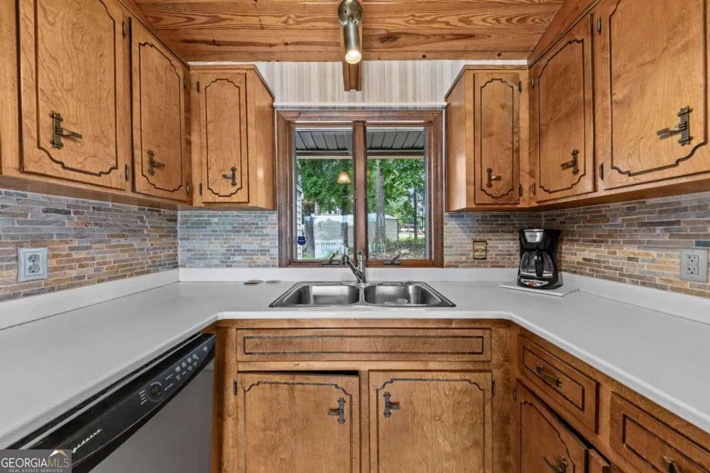 126 Bourbon PT Eatonton, GA 31024