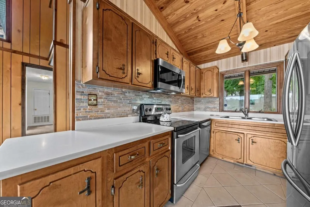 126 Bourbon PT Eatonton, GA 31024