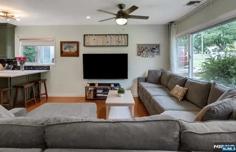 35 Sunrise Terrace