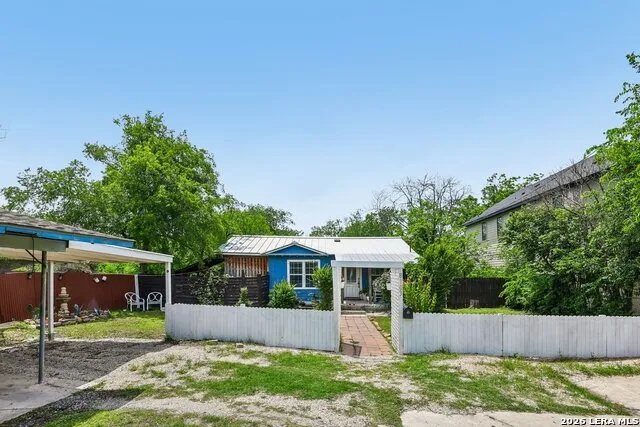 8101 & 8103 Janda Susan Rd San Antonio, TX 78209