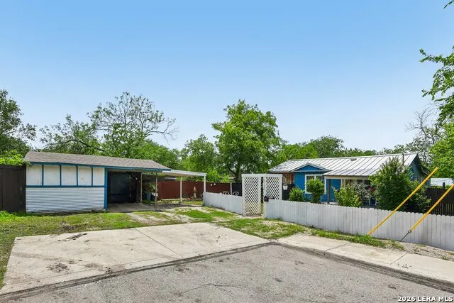 8101 & 8103 Janda Susan Rd San Antonio, TX 78209