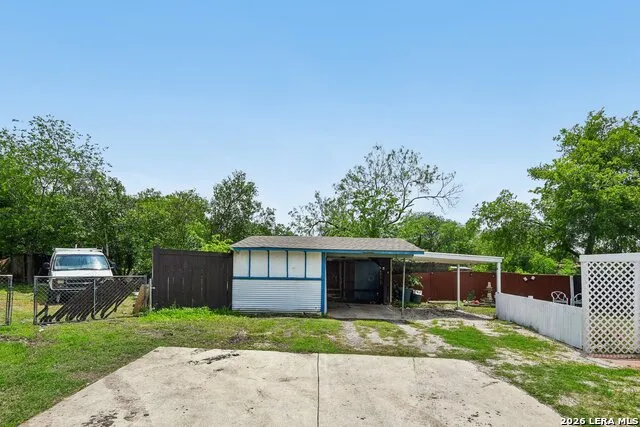 8101 & 8103 Janda Susan Rd San Antonio, TX 78209