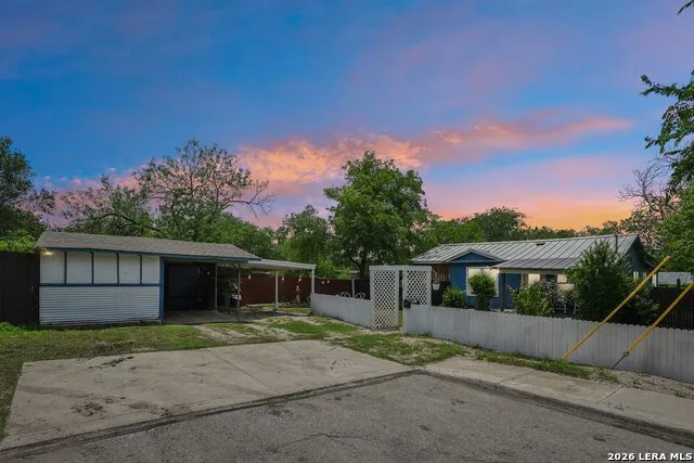 8101 & 8103 Janda Susan Rd San Antonio, TX 78209