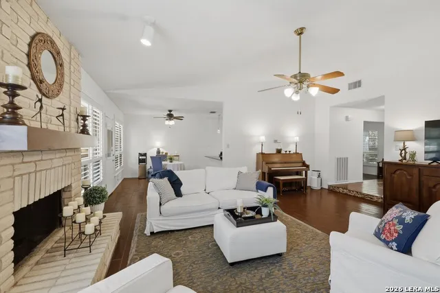 2102 Oak Ranch San Antonio, TX 78259
