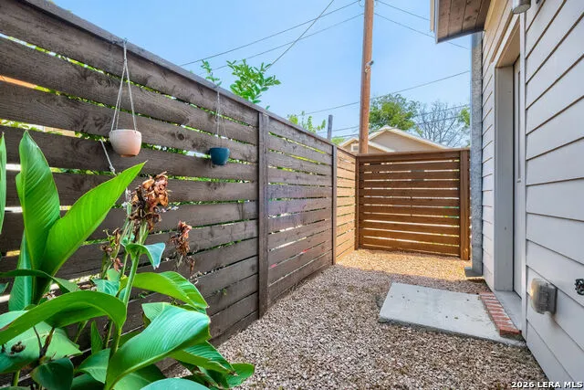 1606 Hackberry Unit UNIT 304 San Antonio, TX 78208