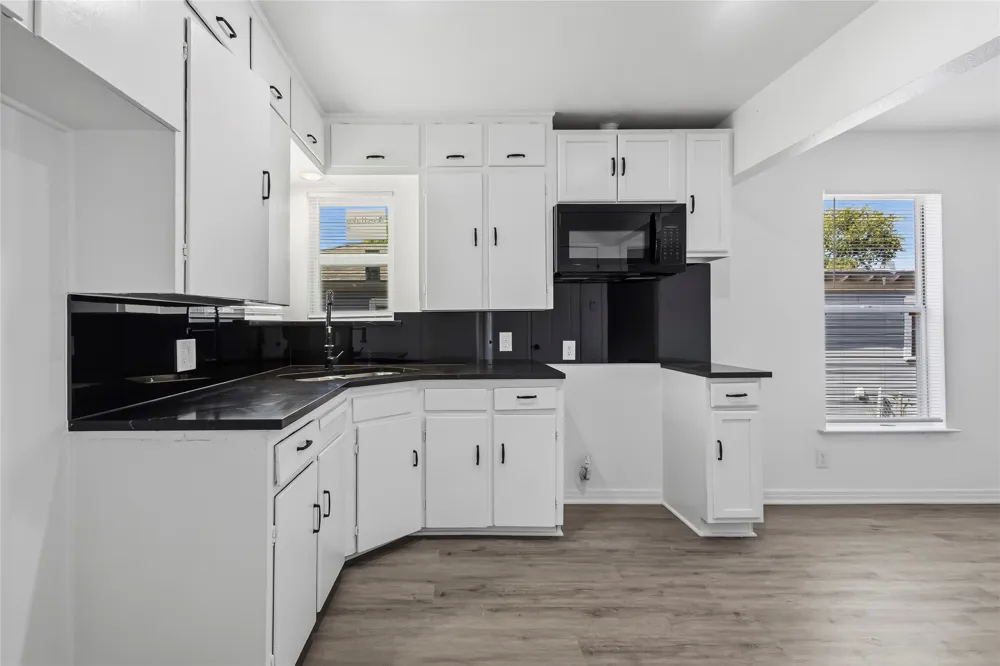 3222 Nebraska Avenue Dallas, TX 75216
