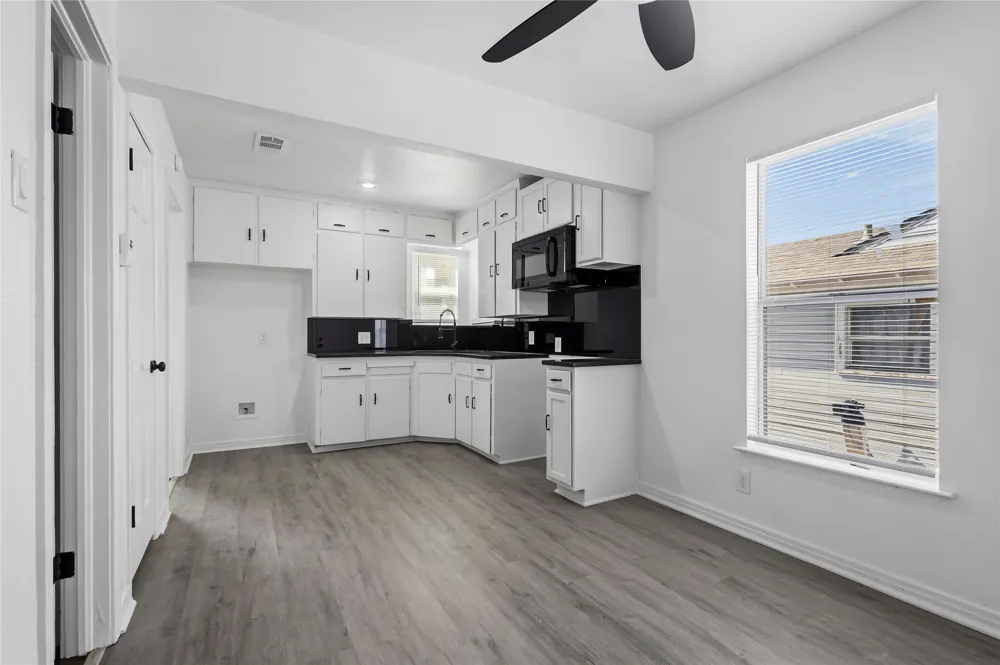 3222 Nebraska Avenue Dallas, TX 75216