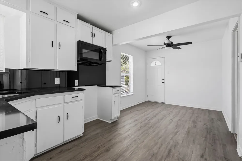 3222 Nebraska Avenue Dallas, TX 75216