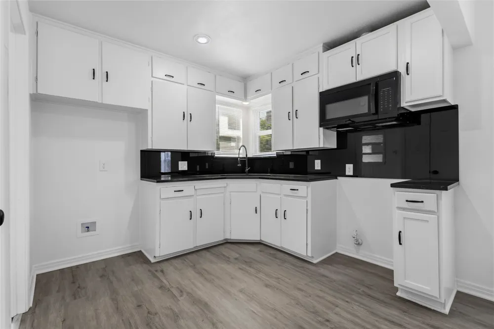 3222 Nebraska Avenue Dallas, TX 75216