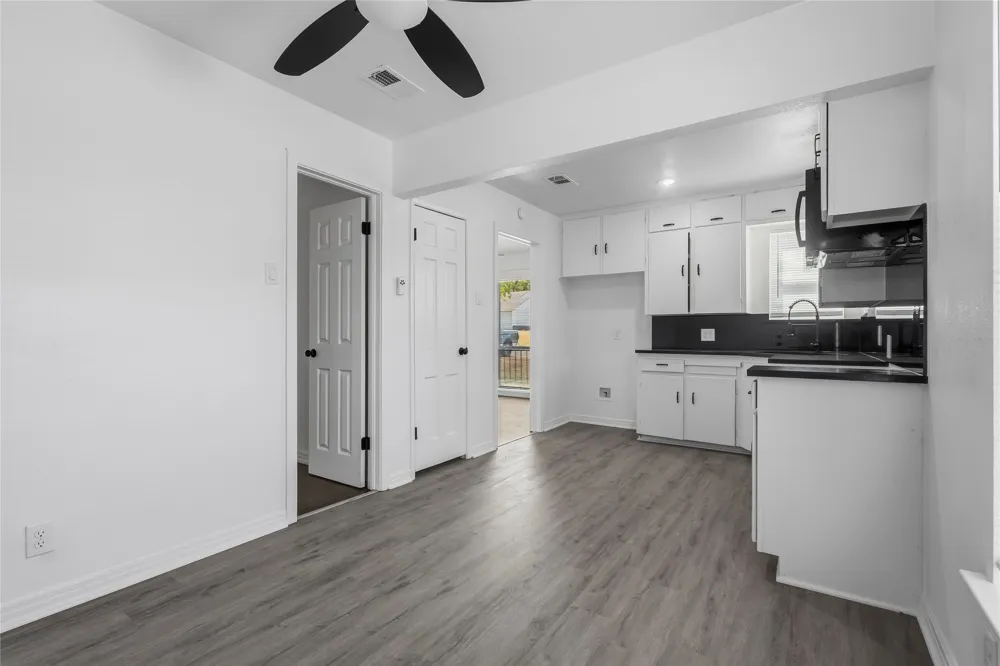 3222 Nebraska Avenue Dallas, TX 75216