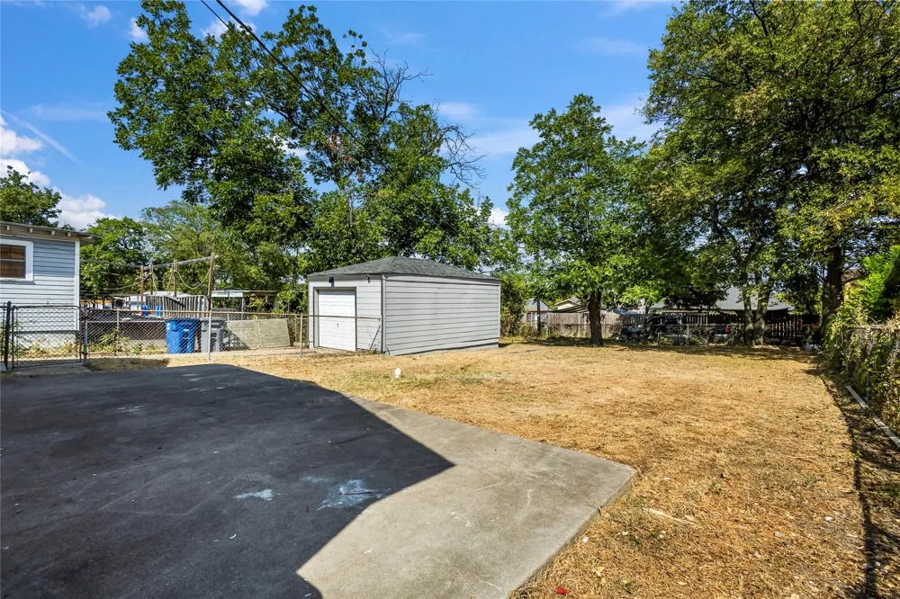 3222 Nebraska Avenue Dallas, TX 75216