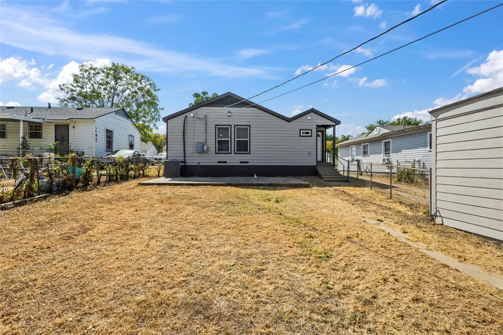 3222 Nebraska Avenue Dallas, TX 75216