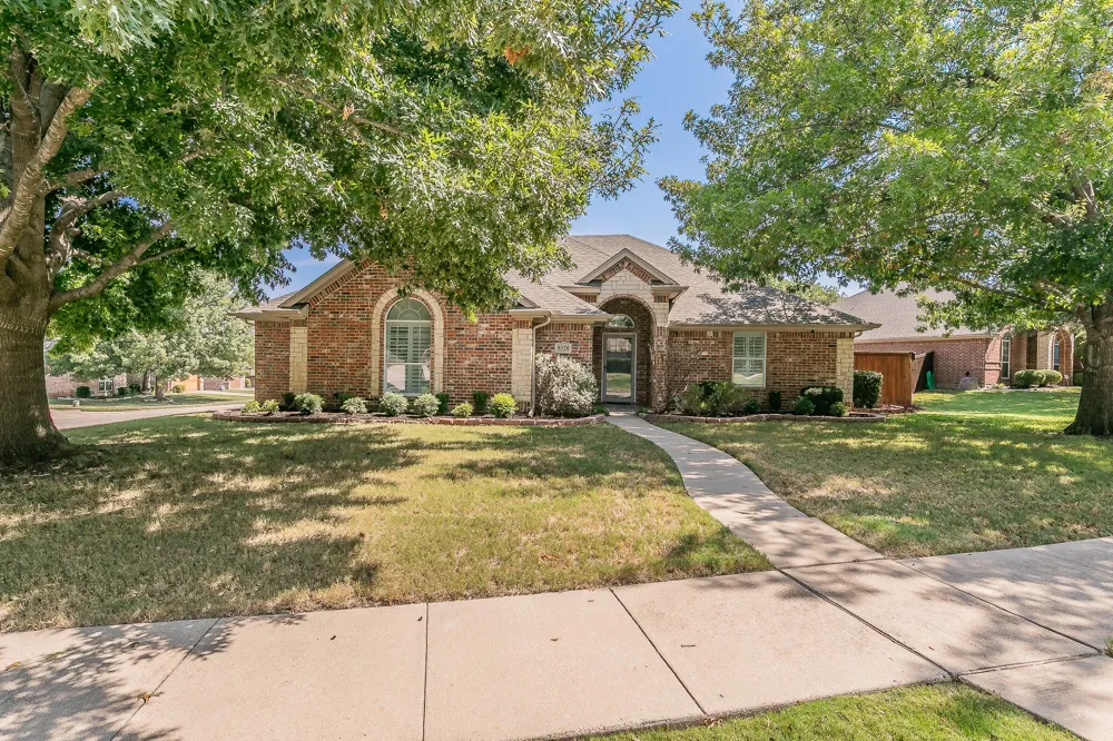 8328 Asta Court Benbrook, TX 76126