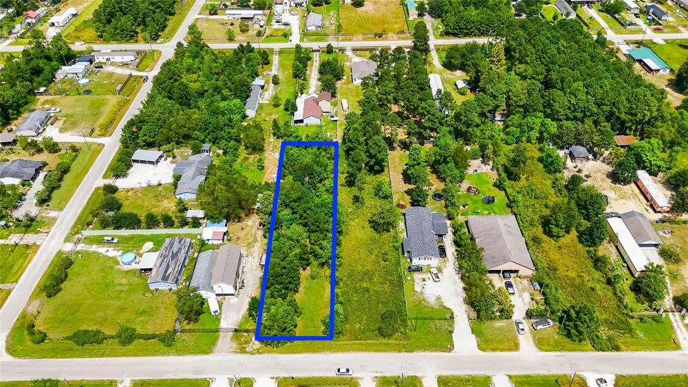 801 County Road 3479j Cleveland, TX 77327