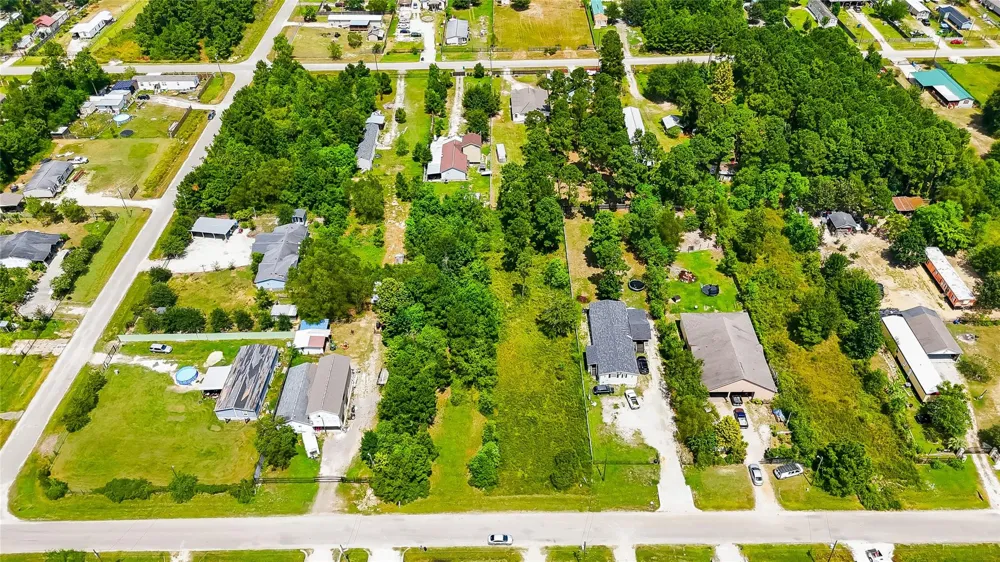 801 County Road 3479j Cleveland, TX 77327
