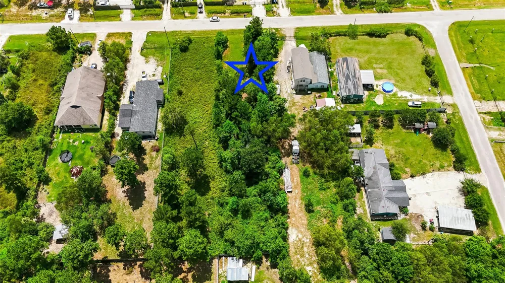 801 County Road 3479j Cleveland, TX 77327