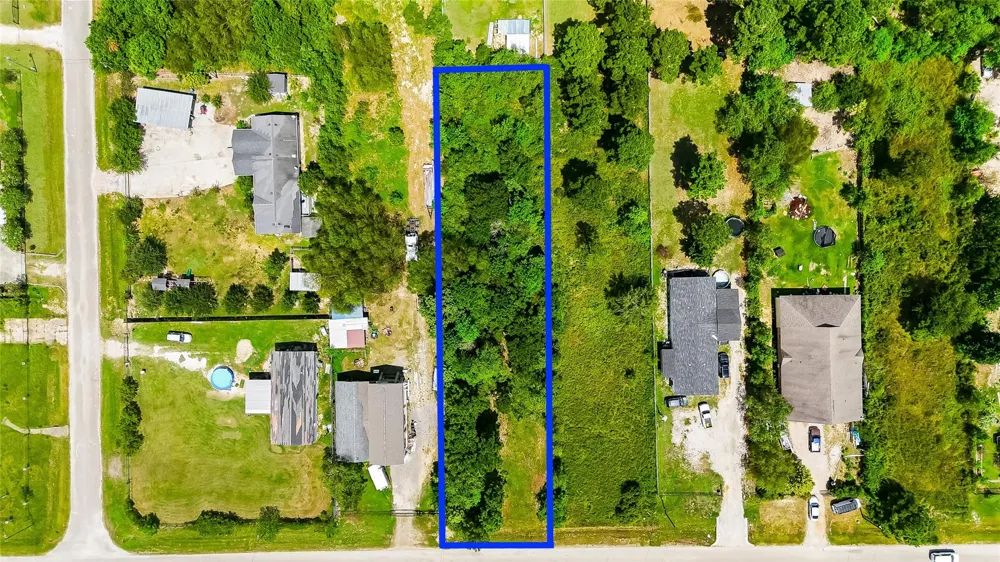 801 County Road 3479j Cleveland, TX 77327