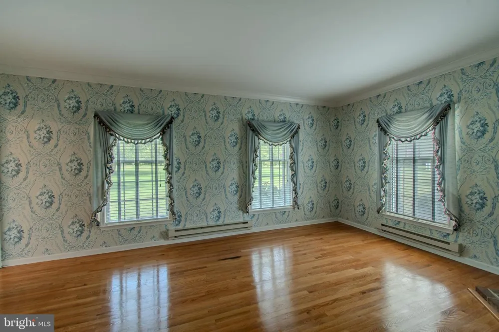6253 MIDDLE POINT ROAD Neavitt, MD 21652
