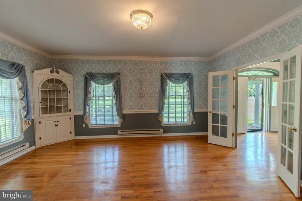 6253 MIDDLE POINT ROAD Neavitt, MD 21652