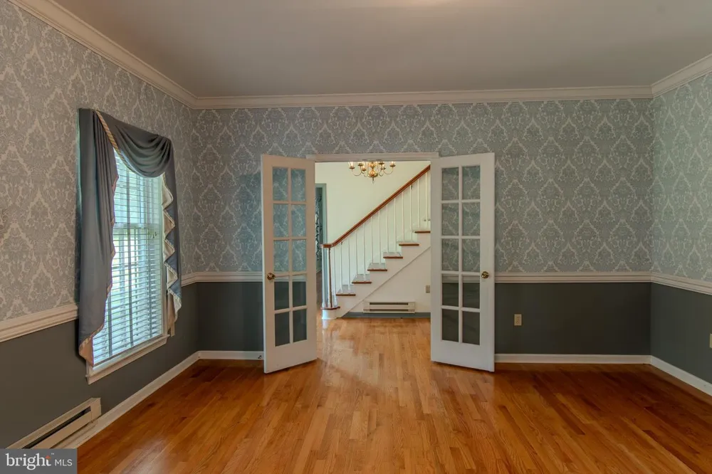 6253 MIDDLE POINT ROAD Neavitt, MD 21652