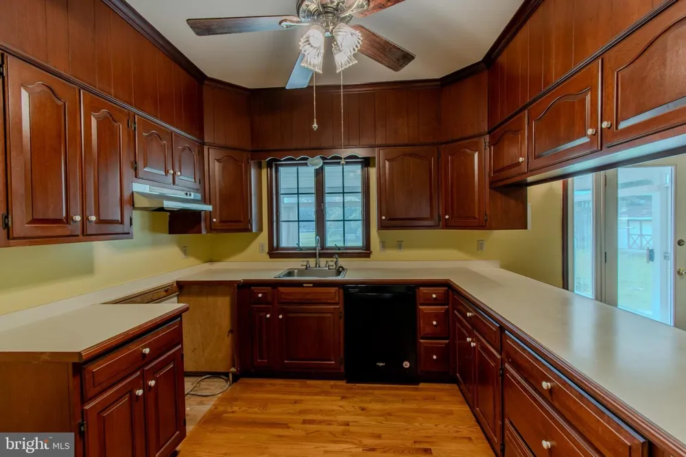 6253 MIDDLE POINT ROAD Neavitt, MD 21652