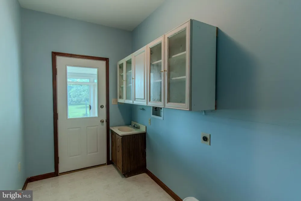 6253 MIDDLE POINT ROAD Neavitt, MD 21652